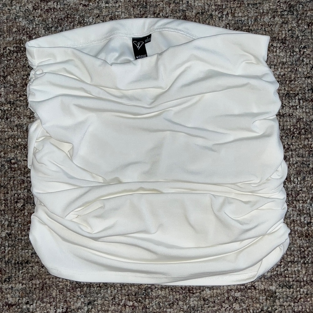 Beautiful white skirt 🤍